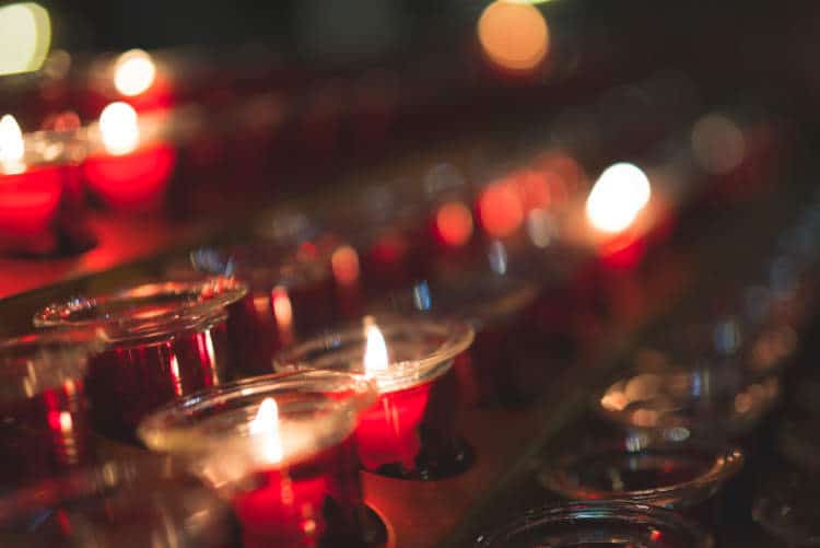 Norfolk and Suffolk Funeral filming and Live Streaming service. Tea candles at funeral